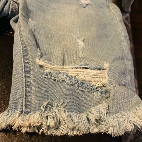 Cello Ripped Mid Length Jean Shorts Light Wash - Picture 3 of 7